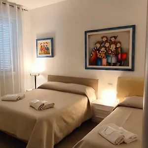 Il Centro , Bari Italien